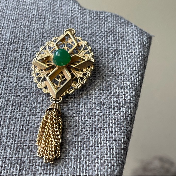 c1972 SARAH COV | Vtg | Peking Collection Green Glass Cabochon Bead Tassel Pin - Picture 8 of 12